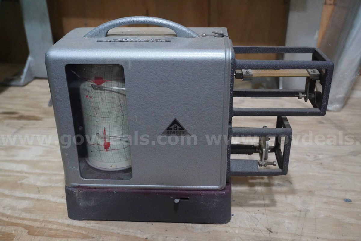 Bacharach Industrial Instrument Co. Hygrothermograph