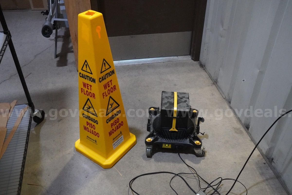 Floor Fan With Wet Floor Sign