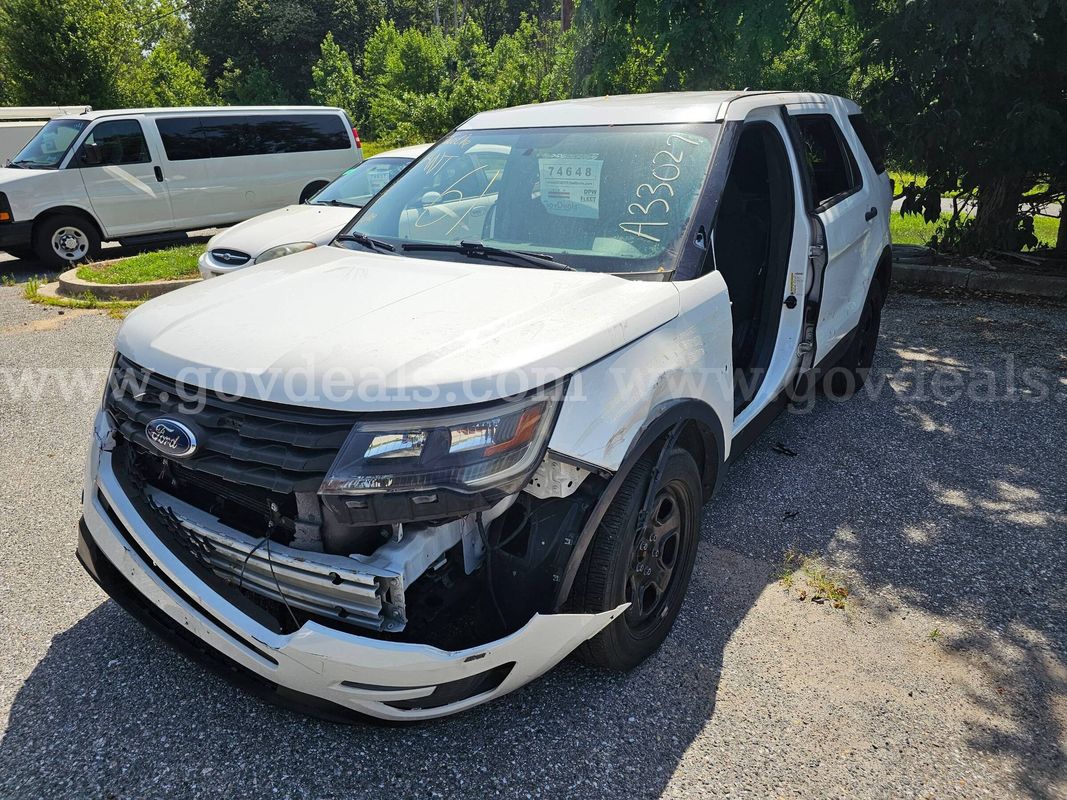 2019 Ford Explorer - Clean Title