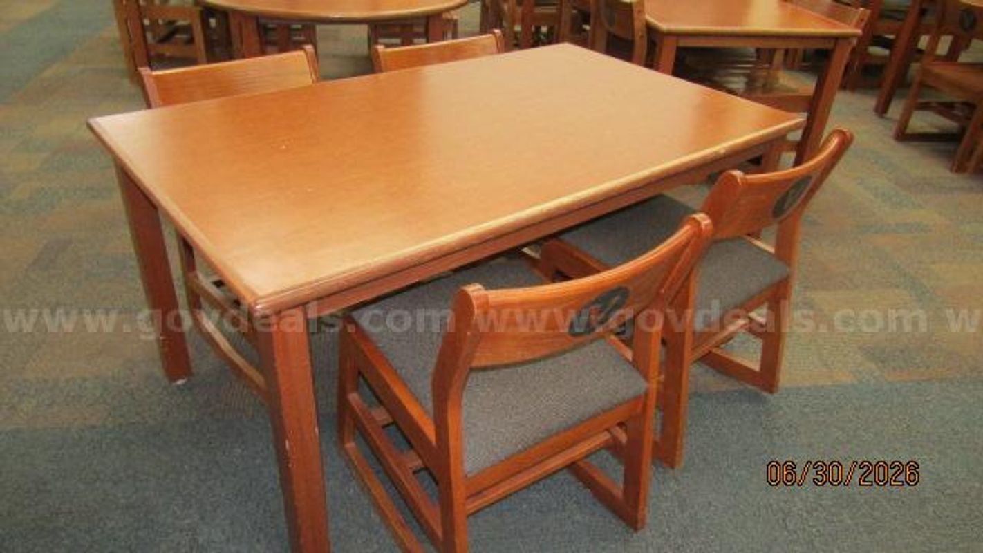 Rectangle table and 4 chairs