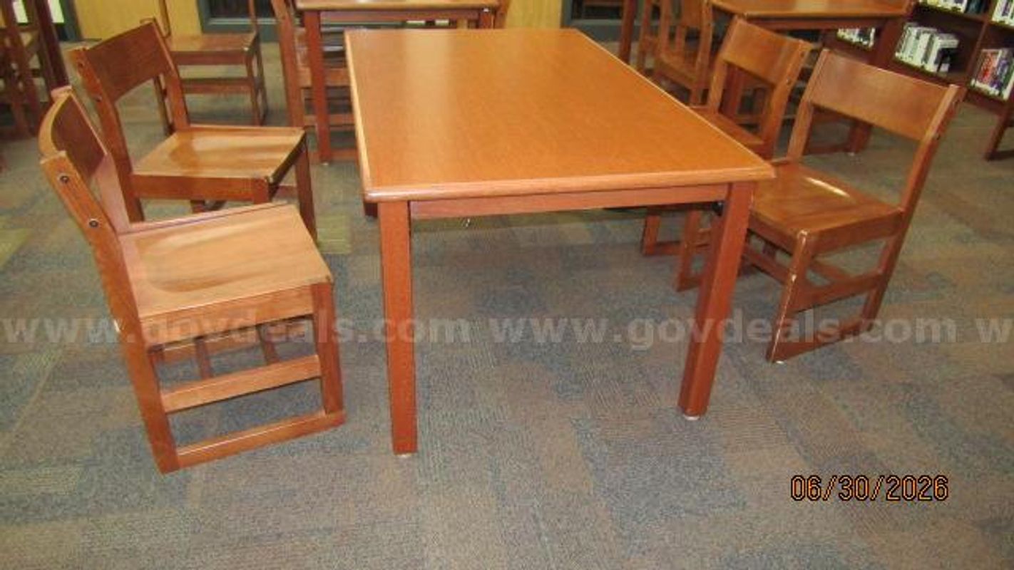 Rectangle table and 4 chairs