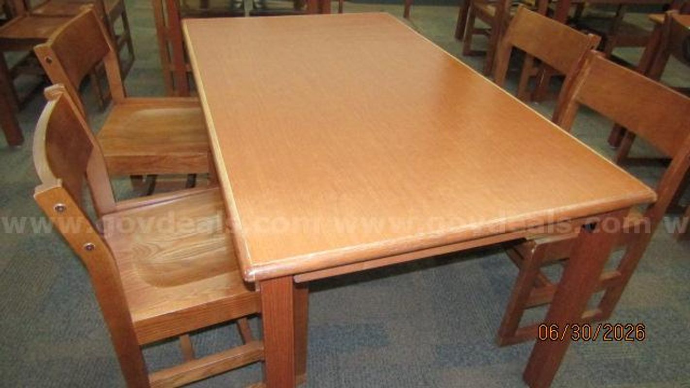 Rectangle table and 4 chairs