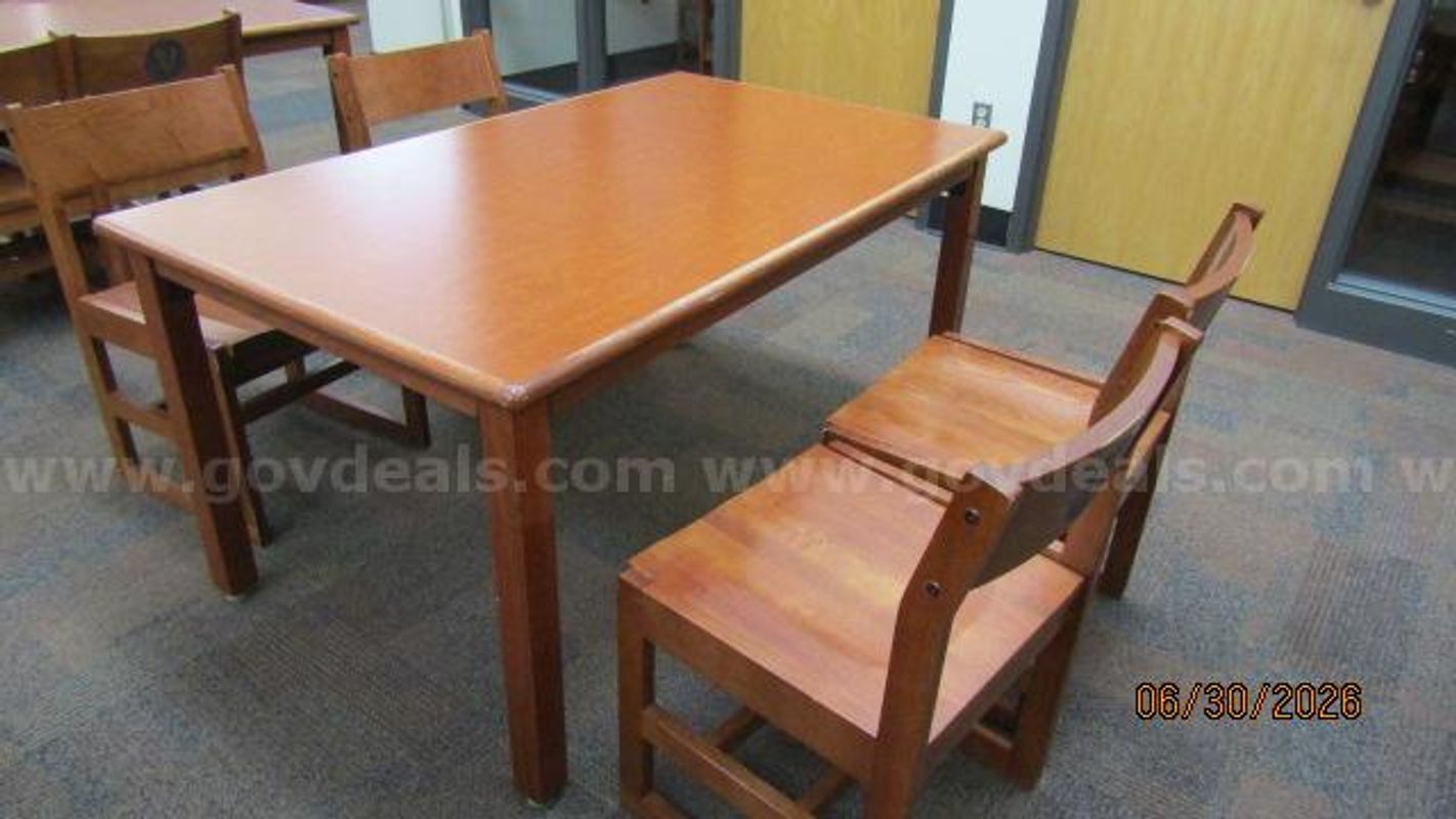 Rectangle table and 4 chairs