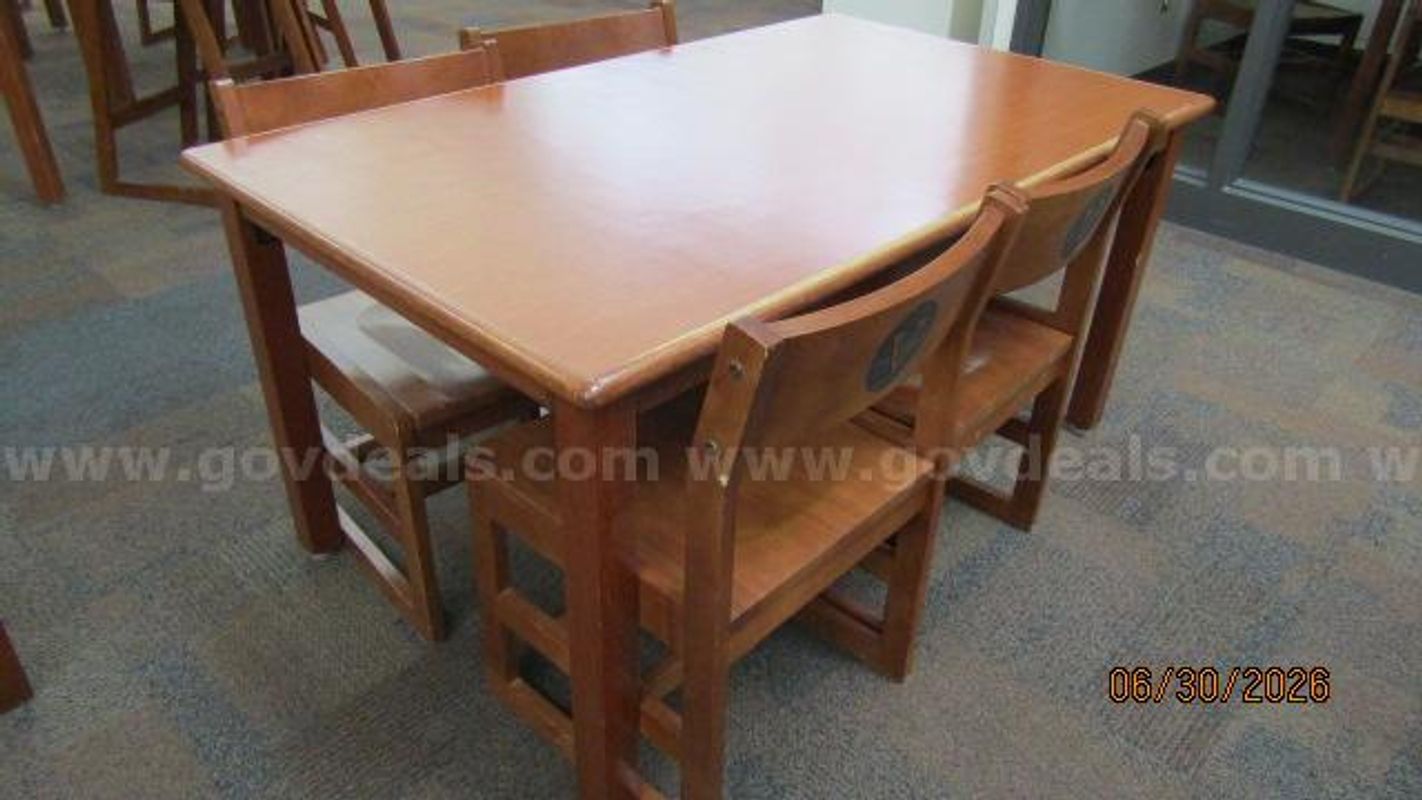 Rectangle table and 4 chairs