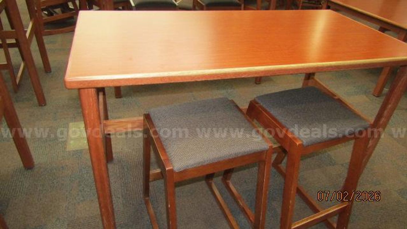 High top table and 2 chairs