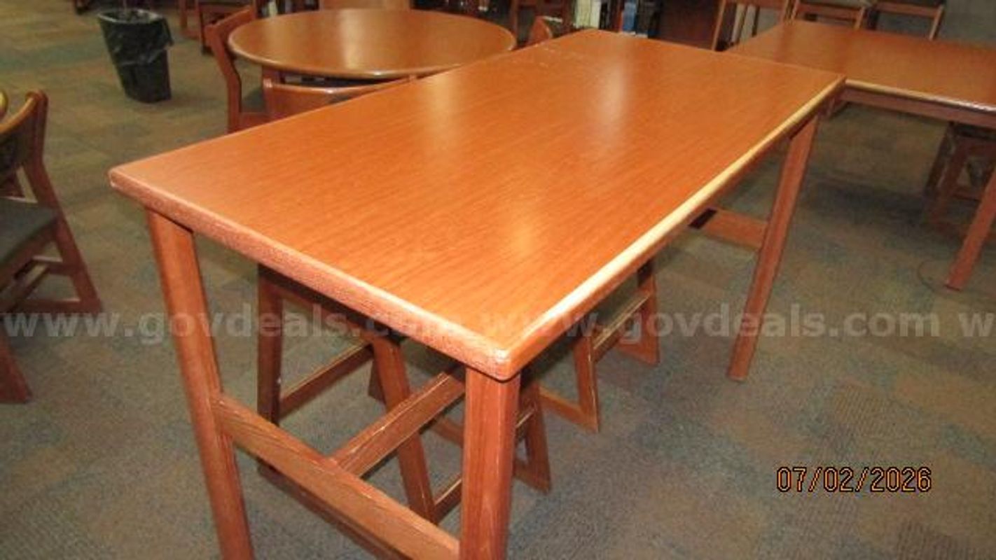 High top table and 2 chairs