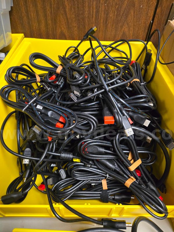 IT - Lot #668 - Lot of 6 FT HDMI Cables