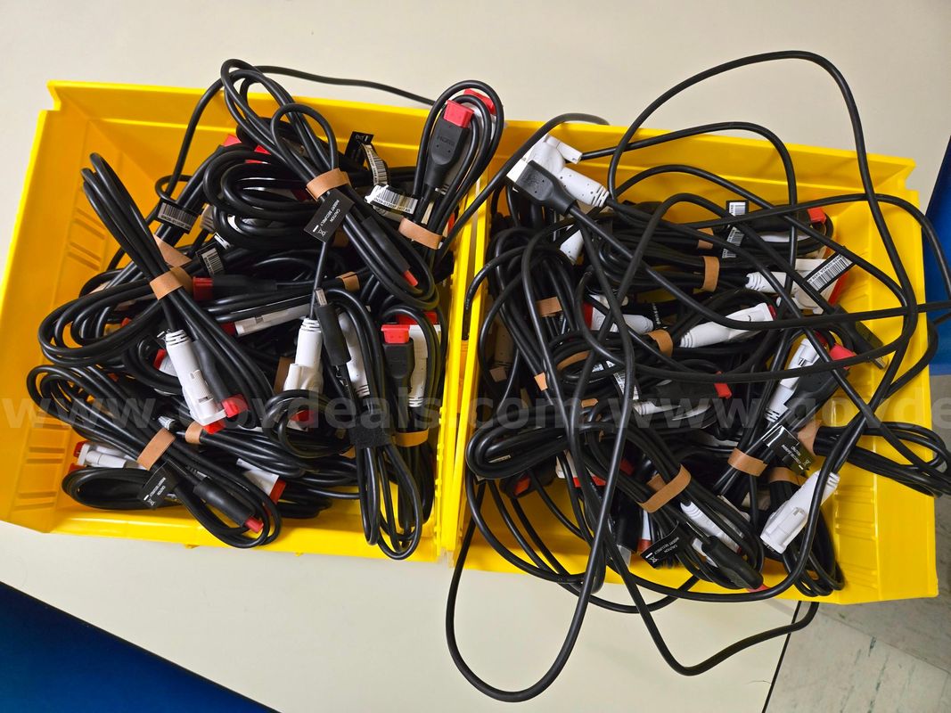 IT - Lot #669 - Lot of 6FT HDMI to DVI Cables