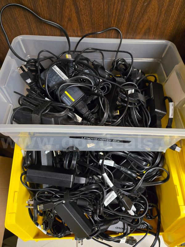 IT - Lot #673 - Lot of 61 - Lenovo 65W Adapters