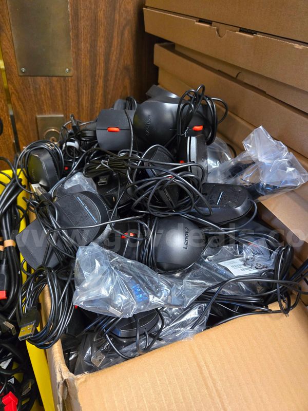 IT - Lot #676 - Lot of 70-100 - Lenovo Mice