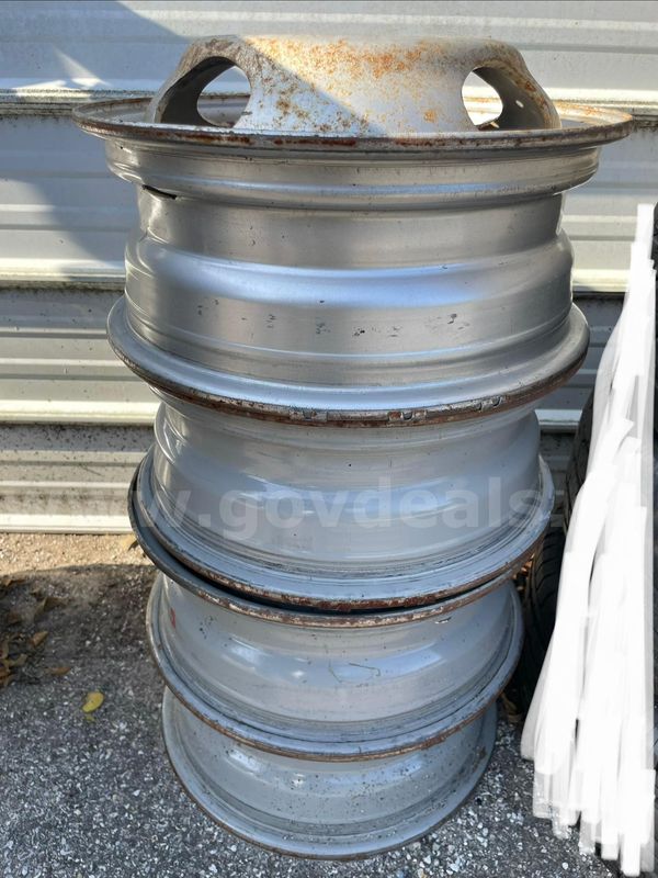 16x6 rims to fit a Dually with 8x6.5 lugs