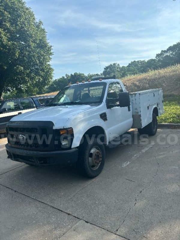 2008 Ford F-350; (212,500 Miles).