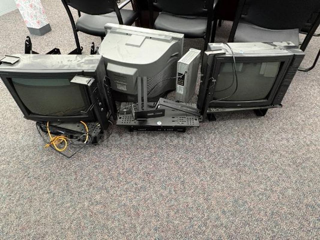 Lot of (3) Tube Televisions.
