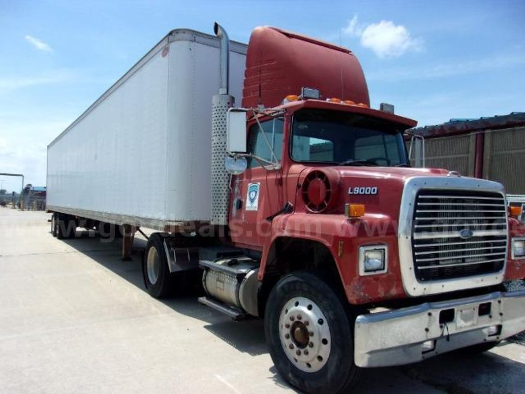 1994 Ford LN9000 Truck with 19971 Dorsey 53Ft Trailer.
