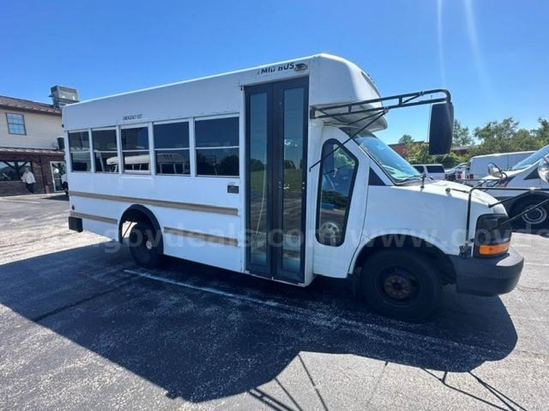 2008 Chevrolet Express Bus, 185007 Miles.