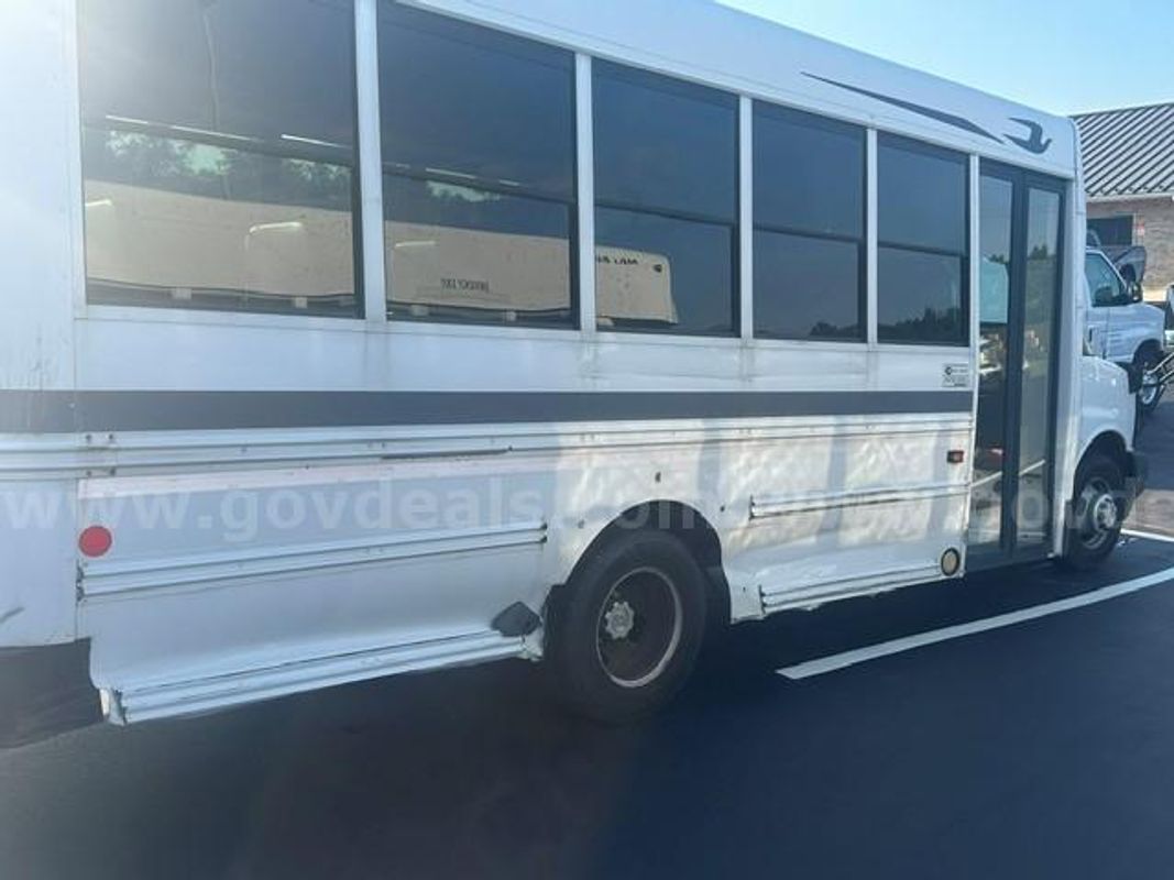 2017 Chevy Express Bus, 90828 Miles