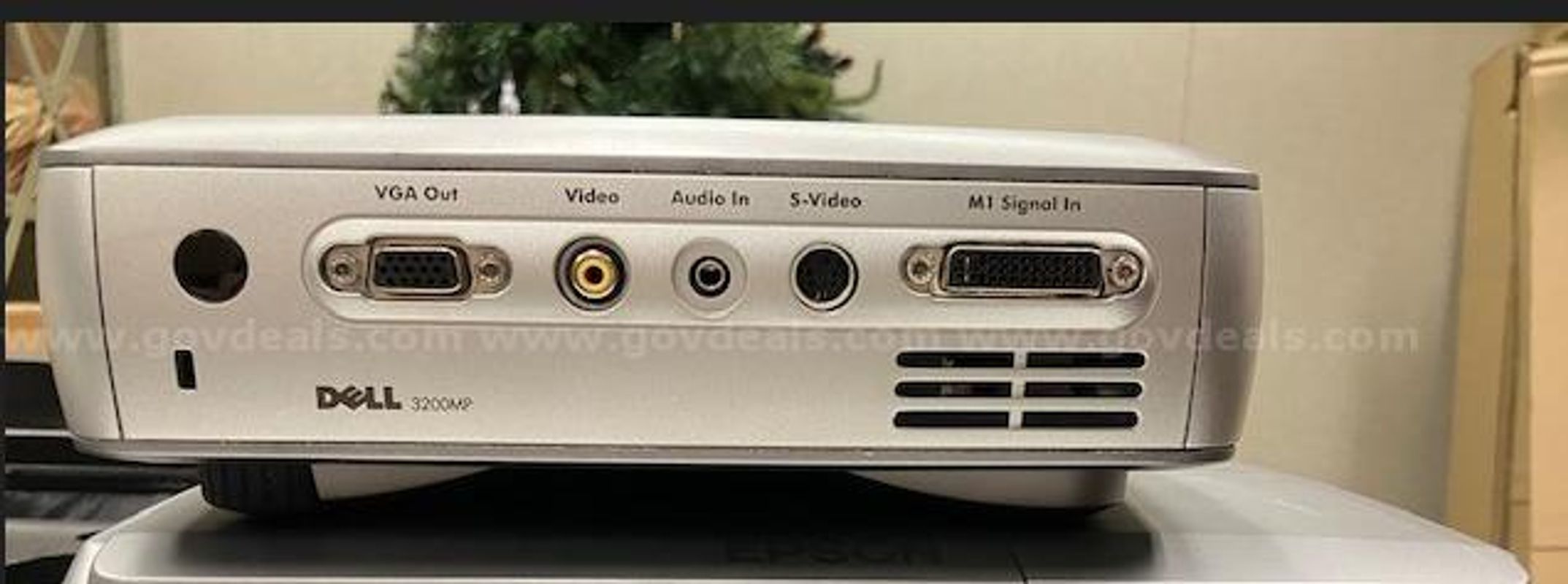 Lot of (1) Dell 3200MO DLP Front Projector.
