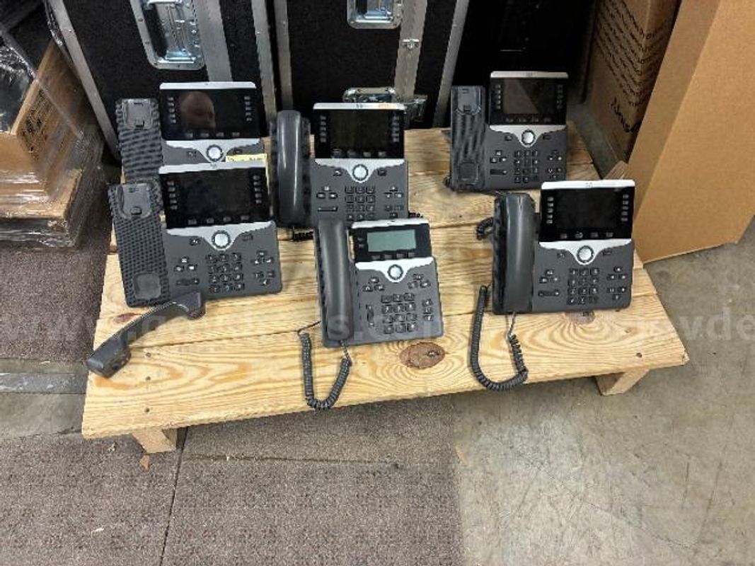 Lot of (6) Cisco Desk Phones.