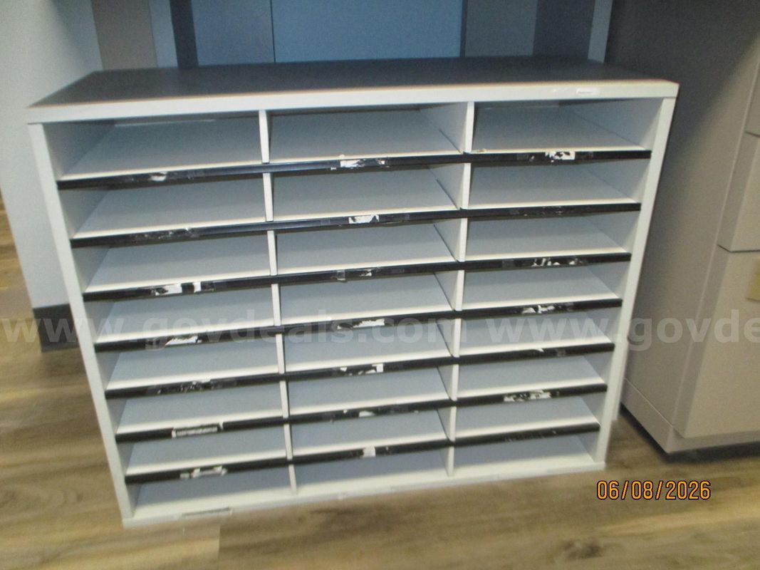 U shaped Desk & Mail organizer