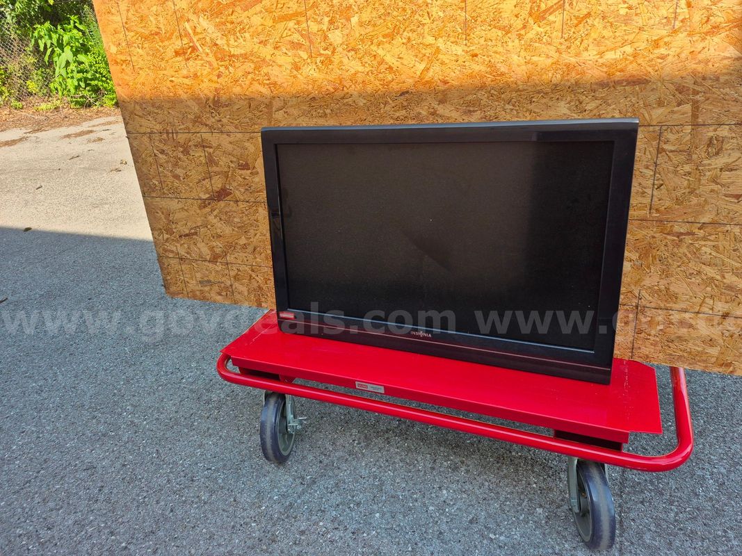 (2) flat screen TV's