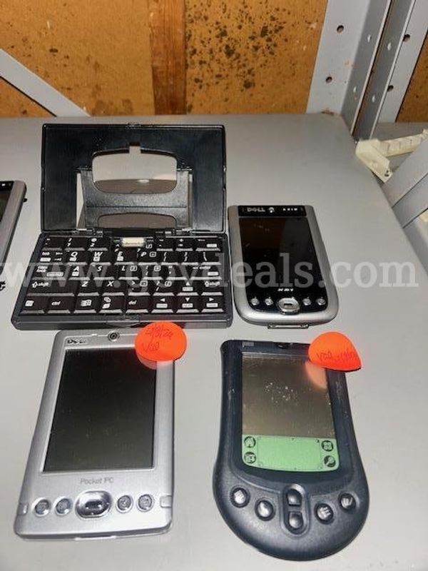 3 Pocket PCs and 1 Keyboard extension