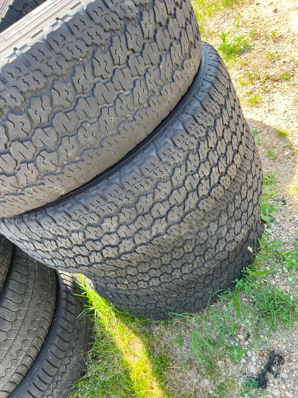 Four Goodyear Wrangler 275/60R20