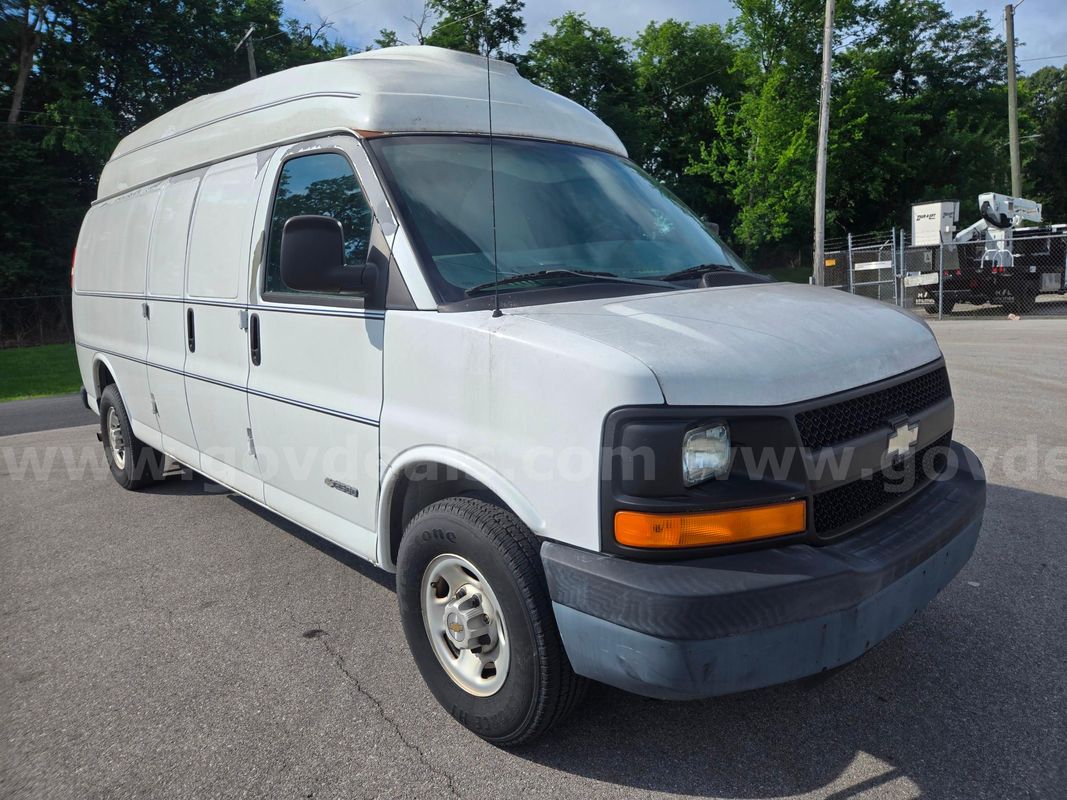 2004 Chevrolet Express Runs and Drives Great Only 20482 Miles Long Test Drive VIDEO