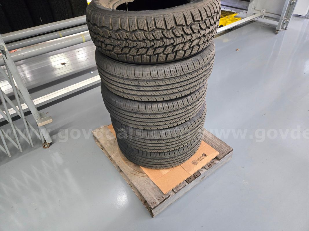 Lot of 4 New Old Stock P205/70 R14 Tires