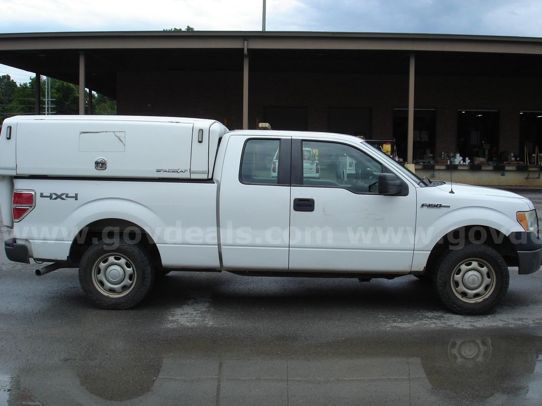 2011 Ford F150 XL, with SpaceKap
