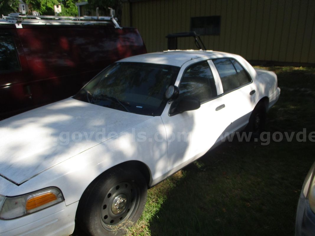 2009 Ford Crown Victoria, LOT 9007, AR26043451-001