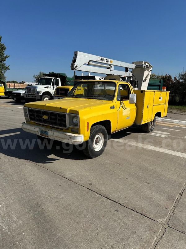 1977 Chevrolet CK 1500 1/2 Ton Pickup w/ 1/2 ton boom