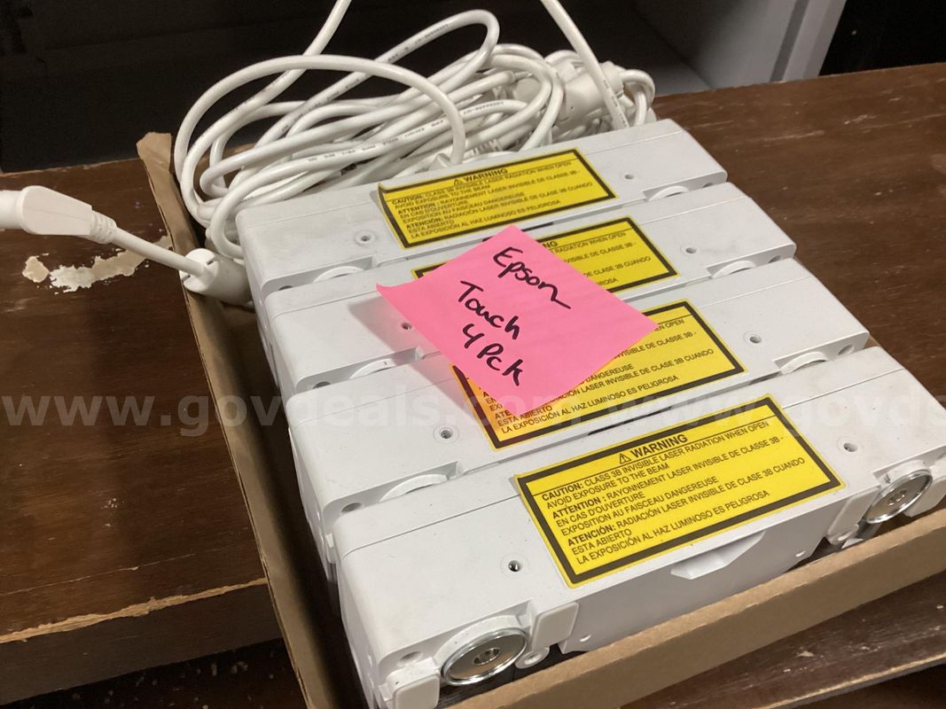 Projector Accessories (lot of 4)