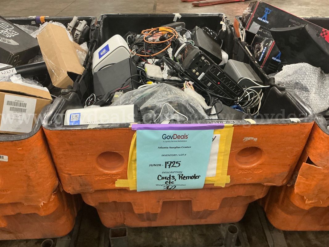 Salvaged: "Modems, Remotes, Cords and Accessories" (JUN26-1725)