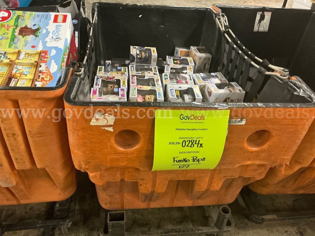 Collectibles: "Figurines" (JUL26-0284X)