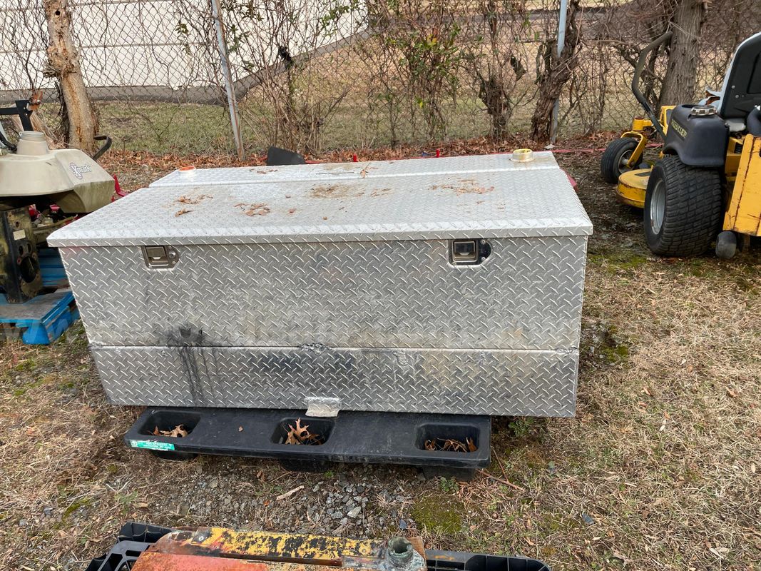 Aluminum Rectangle Fuel Transfer Tank w/Storage Box