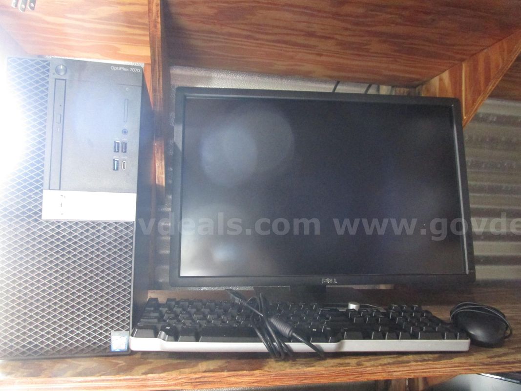 USED DELL COMPUTER SET: (1) 24" DELL MONITOR; (1) DELL OPTIPLEX 7070; (1) DELL KEYBOARD; (1) DELL MOUSE