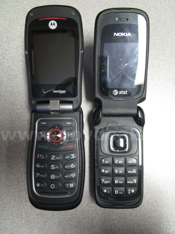(2) Used Flip Phones