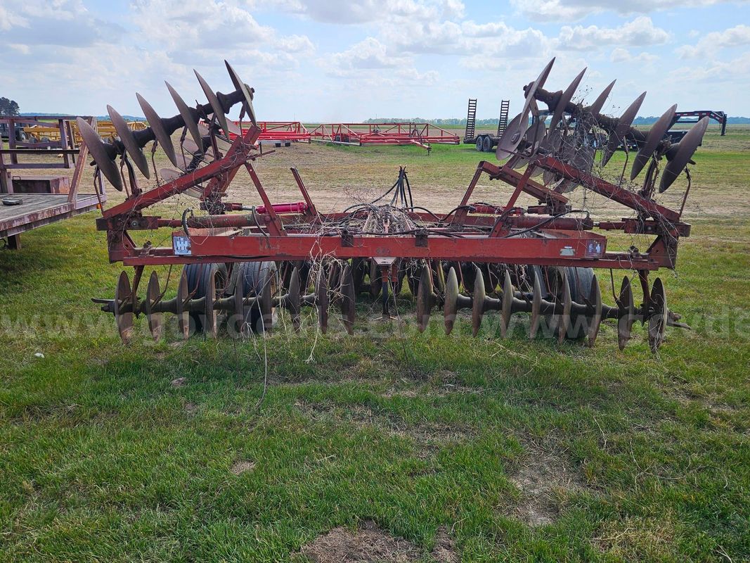 2007 IH 475 Hydraulic Folding Disk