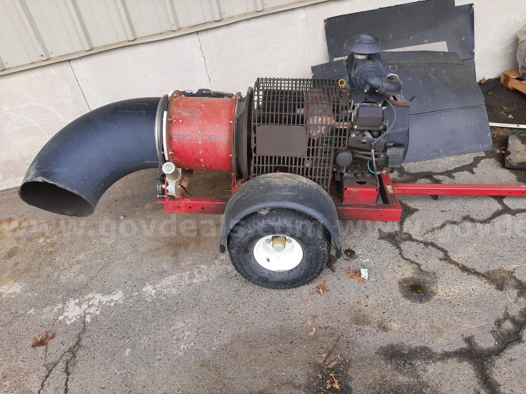 Toro Pull Behind Blower