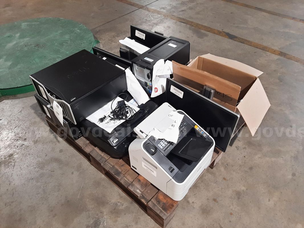 Lot Of Computers On 1 Pallet