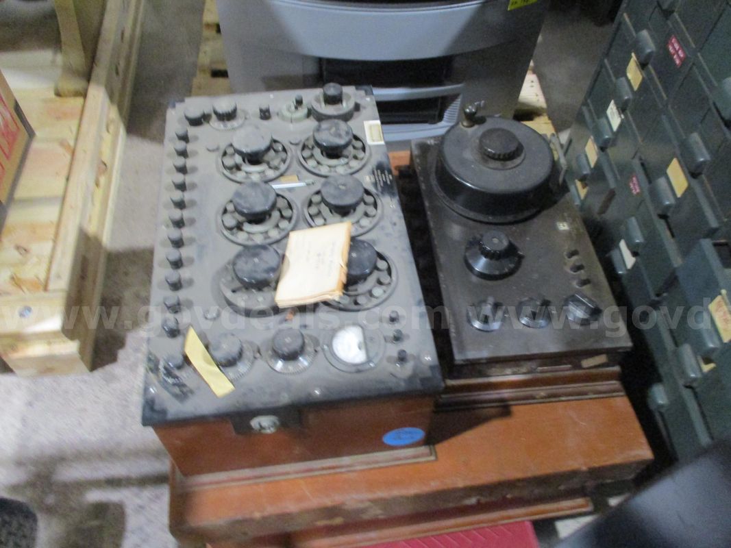 Vintage Precision Electrical Instruments – Leeds & Northrup Resistance Bridge Model 806B + Companion Unit