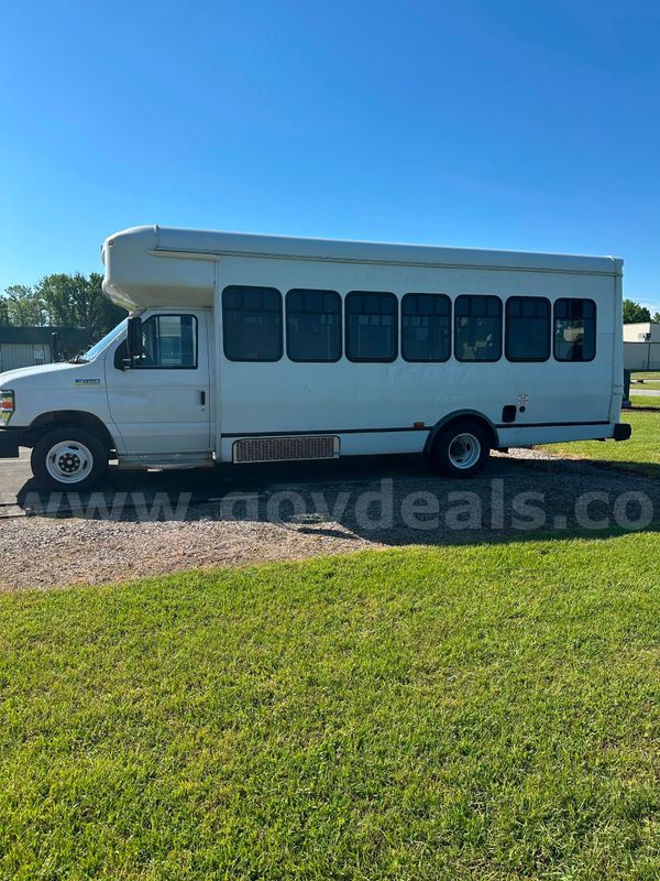 2019 Ford Econoline E450