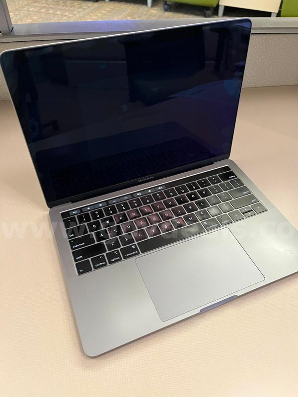 MacBook Pro 13" 2020, four Thunderbolt 3 ports, 512GB 16G RAM,  battery issues; runs hot, loud fan