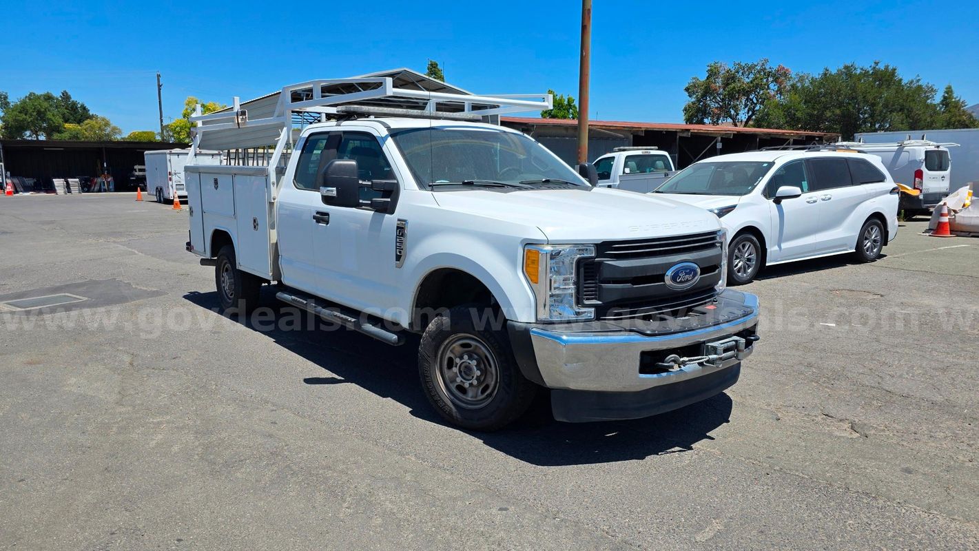 2017 Ford F-250 SD XL SuperCab Long Bed 4WD