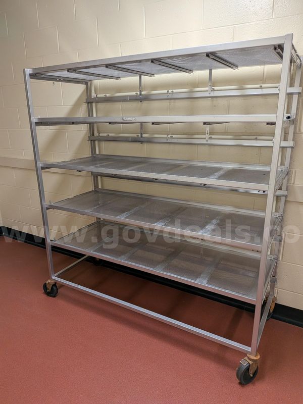 Automatic watering rack for rodents