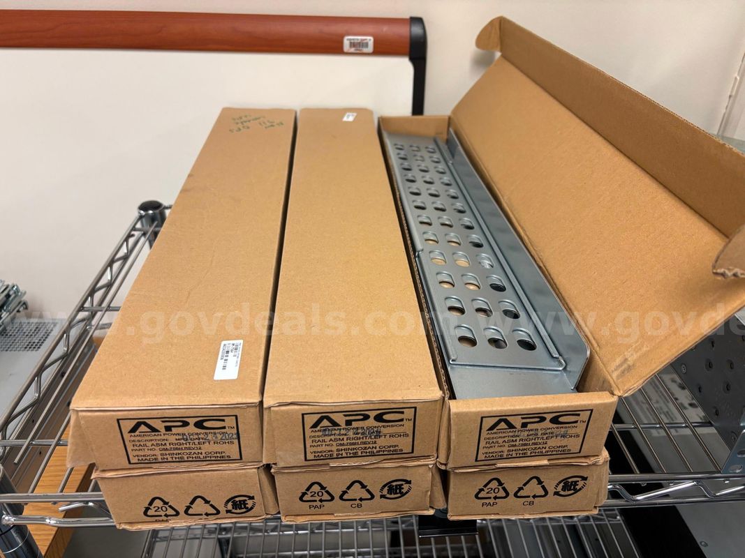 APC Rack Mounting Rail Kits (6)