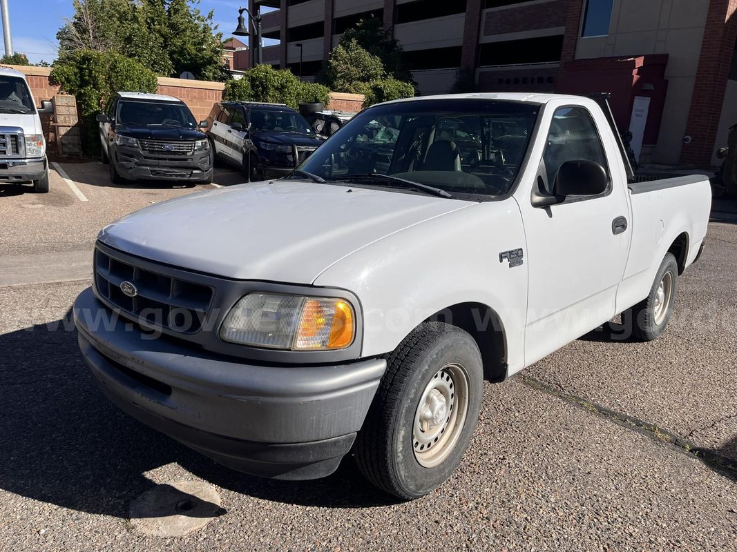 1998 Ford F-150 XL Reg. Cab Short Bed 2WD