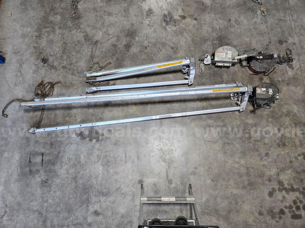 2013 TRIPOD MILLER MANLIFT 9' & 7' - Tripod, Winch, and Lifeline