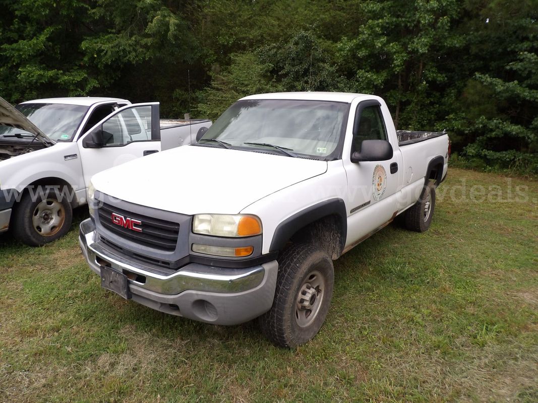 2003 GMC Sierra 2500HD 4WD (unknown mileage)