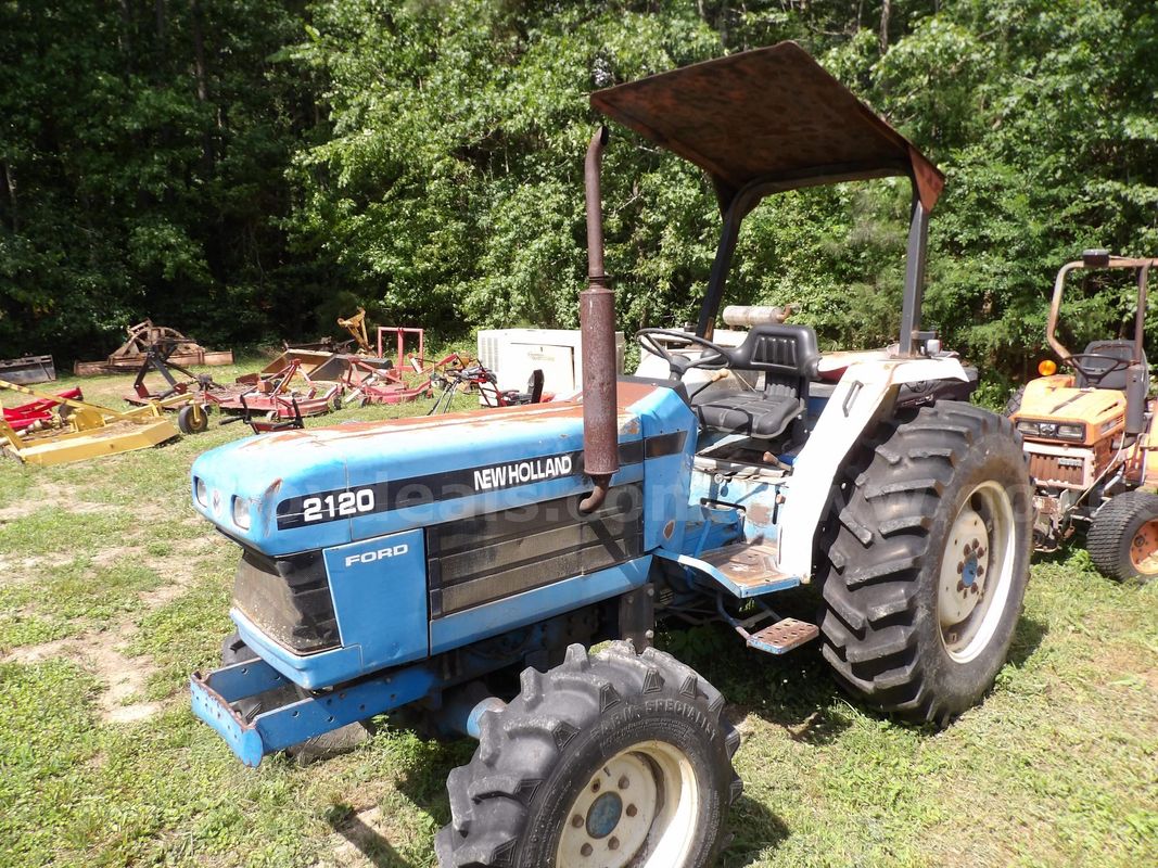 New Holland Tractor 2120